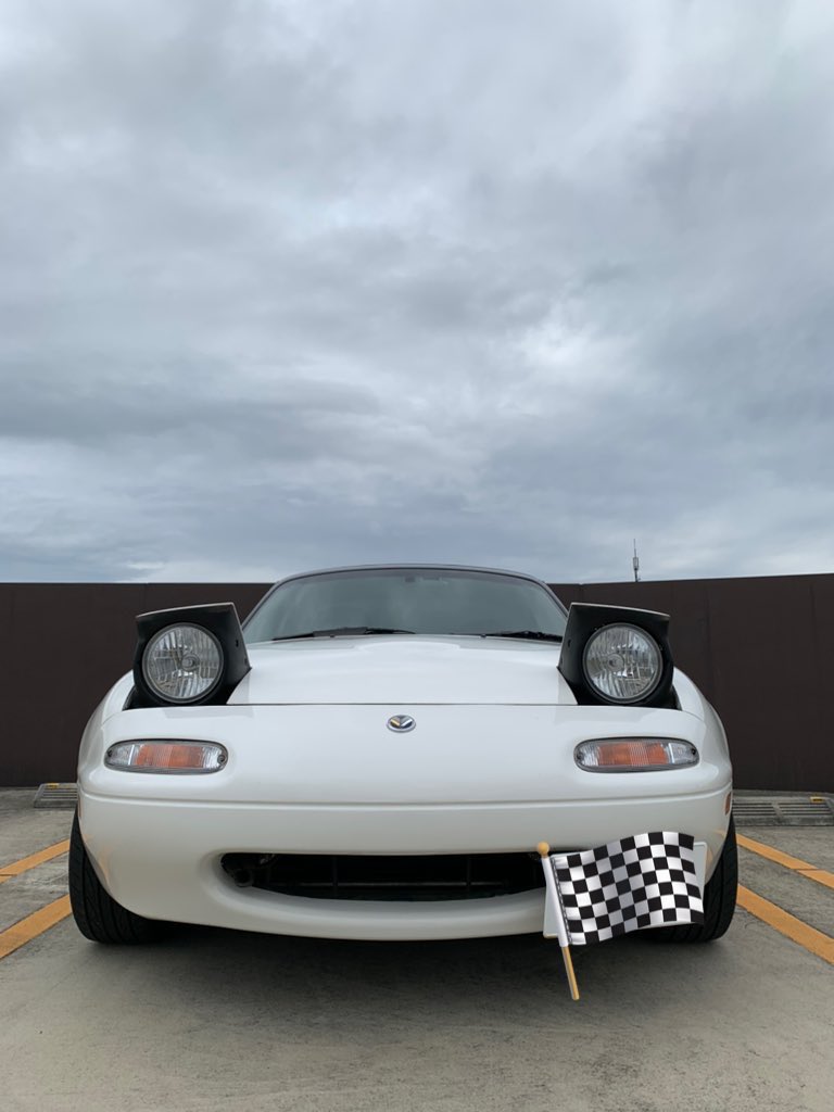 ロドスタを見かけたら型式関係なく、知らない人でも手を振ってますー
振り返していただけると、とても嬉しいですー( ◔౪◔` و(و"

ほぼどノーマルなロドスタで、超次元ポンコツオーナーですが宜しくお願いしますです‼︎

 #ロードスター乗りと繋がろう2025春

　　　\　あつまれ　ろどすたの民　/