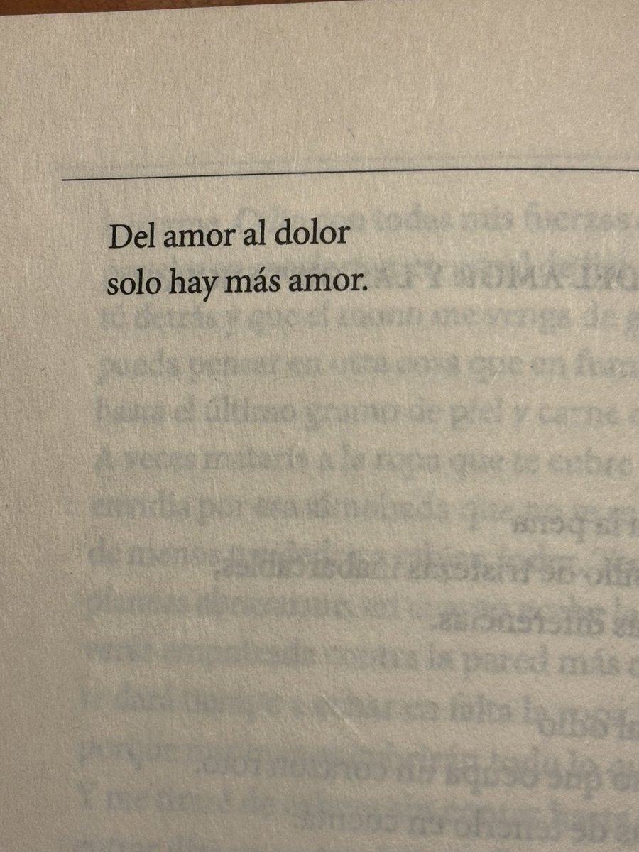 pparamo_'s tweet image. Hoy en el Día de la Poesía, gracias @elvirasastre , solo tú podría convertir el dolor en algo tan bello como tus poemas.