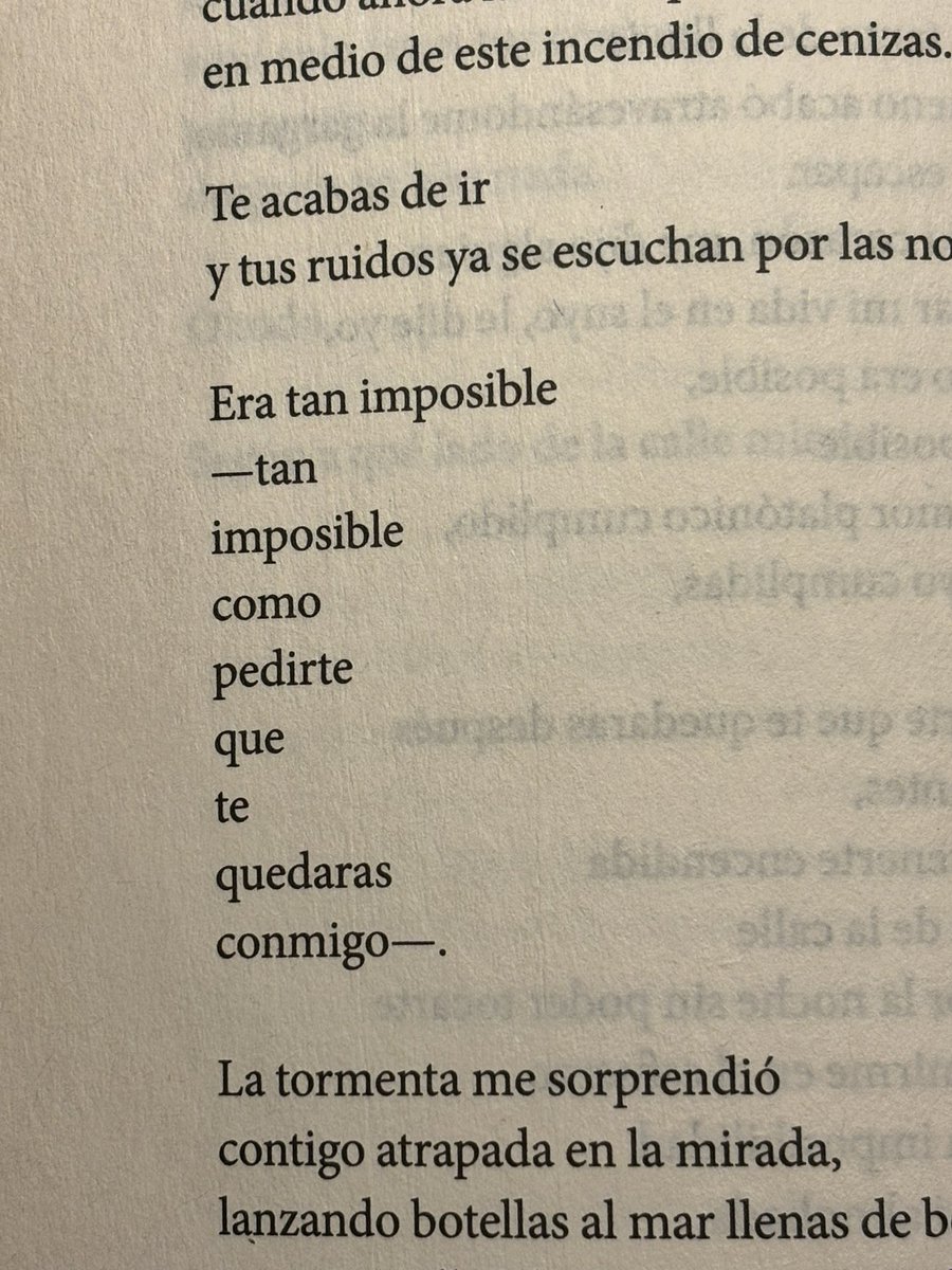pparamo_'s tweet image. Hoy en el Día de la Poesía, gracias @elvirasastre , solo tú podría convertir el dolor en algo tan bello como tus poemas.