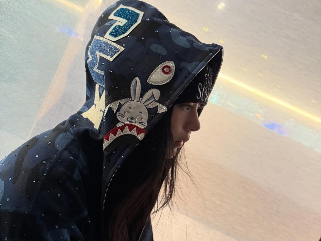 Feelin’ all in with this type of fashion lately. A total swagger with chill to an absolute extent! Do you feel the vibe? 🎱