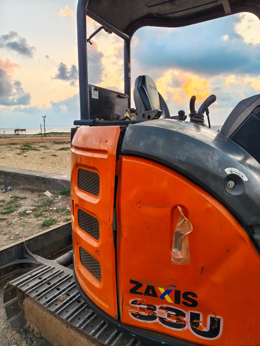 H.A.L. 9000 tweet media