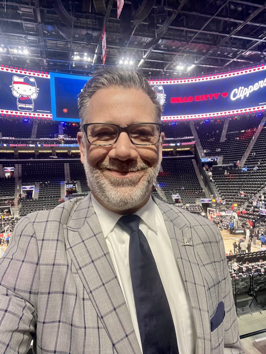 thefishnation's tweet photo. We’re underway! 🏀 
@memgrizz vs. @LAClippers  

On @FDSN_Grizzlies 📺 

#FishDrip 🐟 💧 
#GoGrizz 🐻 https://t.co/46dTCjVd9D