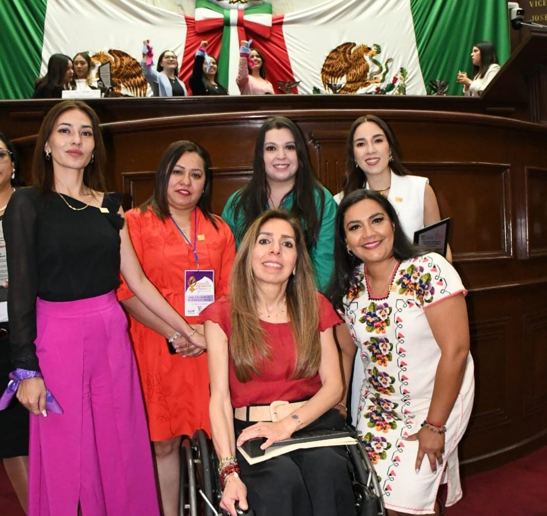 CDEPRIMICH's tweet photo. 👉 El PRI es pilar en la participación política de las mujeres en México.

En el Segundo Parlamento de Mujeres 2025 en el @CongresoMich,compañeras priistas presentaron propuestas para ejecutar lo ya legislado en materia de inclusión de las personas con discapacidad;... (1/2) https://t.co/LvMglICLTj