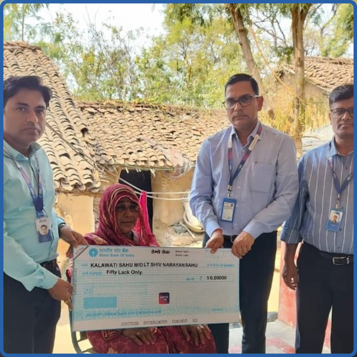CGMSBIBho's tweet photo. #WithYouAllTheWay @TheOfficialSBI Bhopal salute the valour & courage of our #ArmedForces and are honored to deliver ₹50 Lacs #AccidentalInsurance claim to the nominee of our #Shoorveer at #Satna under the #DefenceSalaryPackage @adgpi @CMMadhyaPradesh @DFS_India @DefenceMinIndia https://t.co/Sv4CxCeMIt