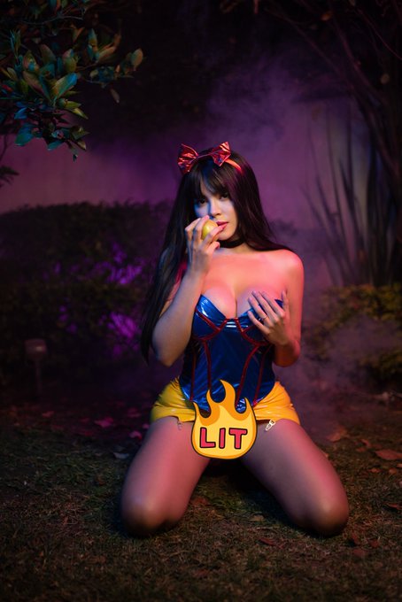 Watch Danyancat 🐰's leaked NSFW photo on TwXstars