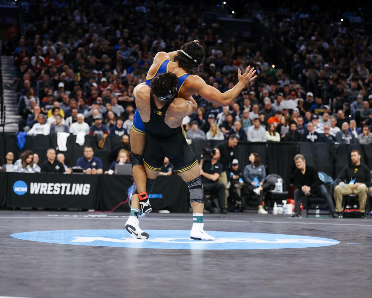 🐥 🐥 

197 SF | #2 Stephen Buchanan (Iowa) dec. #3 AJ Ferrari (Cal State Bakersfield), 3-0

#Hawkeyes