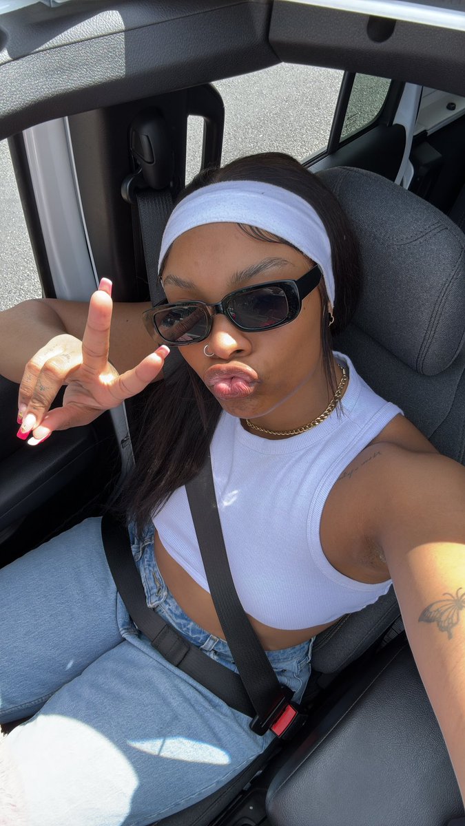 hiii yall go check out my passes!!!

passes.com/aaliyahmoore