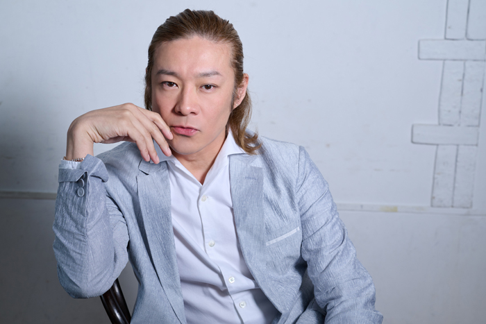 DIAMOND☆DOGSの『White Valentine Show 2025 connect』が2025年3月26日に博品館劇場で開幕します。#東山義久 さんのインタビュー後編です。昨年『BOLERO -最終章-』で共演された三浦宏規さんのこと、ダンスへの思いなどについてのお話を紹介します。#ホワバレ #DIAMONDDOGS
ideanews.jp/archives/150975