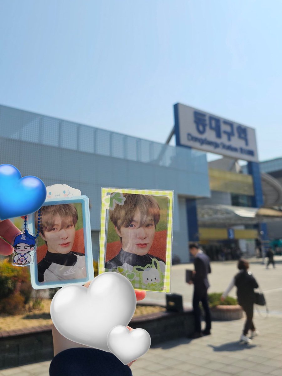 myApril23's tweet photo. 제노 시구 파이팅 @hea4enly https://t.co/clAstrHSrt