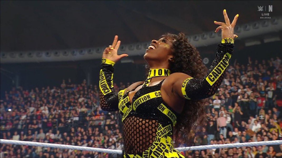 TrinityFatuNews's tweet image. Naomi is trending #3 alongside #Smackdown!