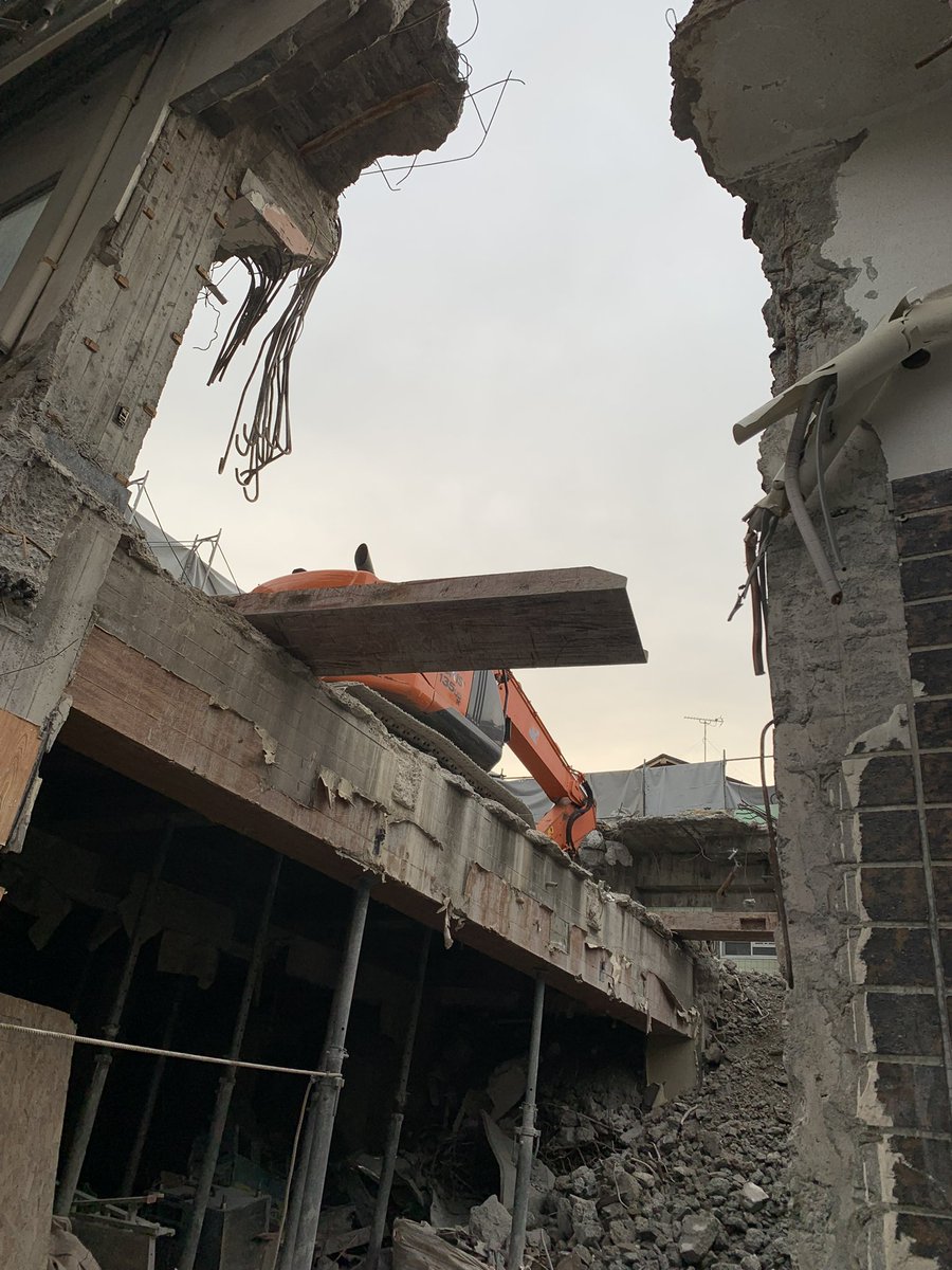 HiroTakeuchi's tweet image. Building demolition.

#buildingdemolition
#demolition
#demolitionwork
#解体工事
#解体現場