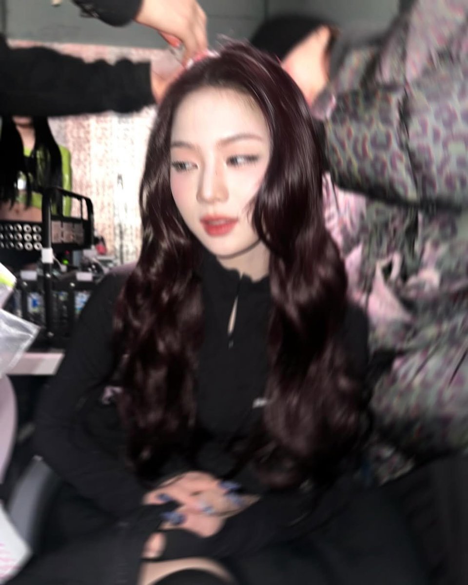 250321 isamovingon instagram update
#아이사 #isa