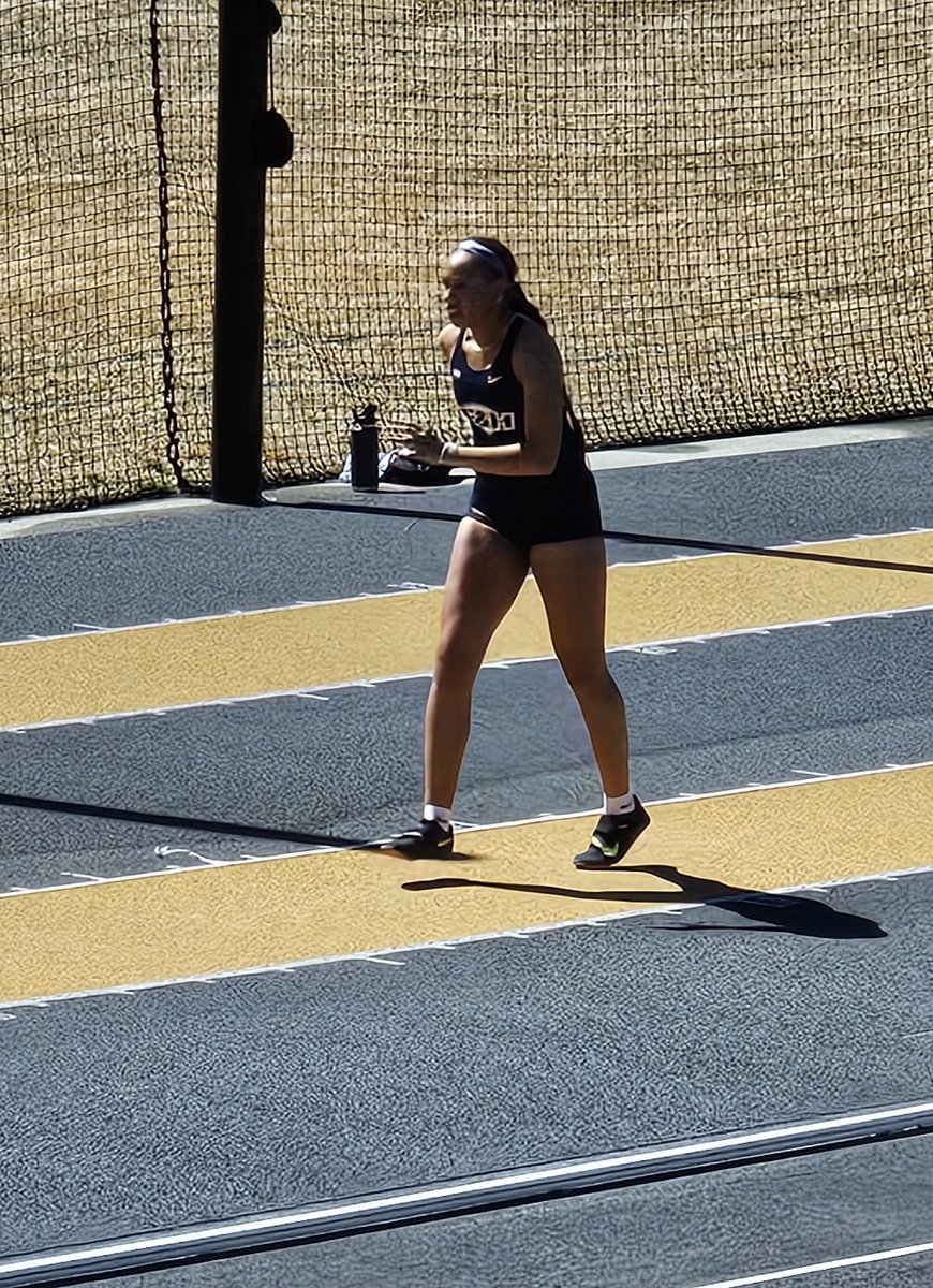 First college outdoor track meet in the books for <a href="/AHarris2024/">Abby Harris</a>.
