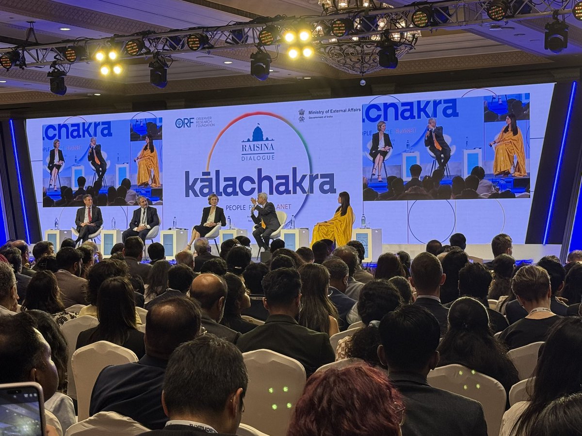 Hannah Ryder (芮 婉 洁) tweet media