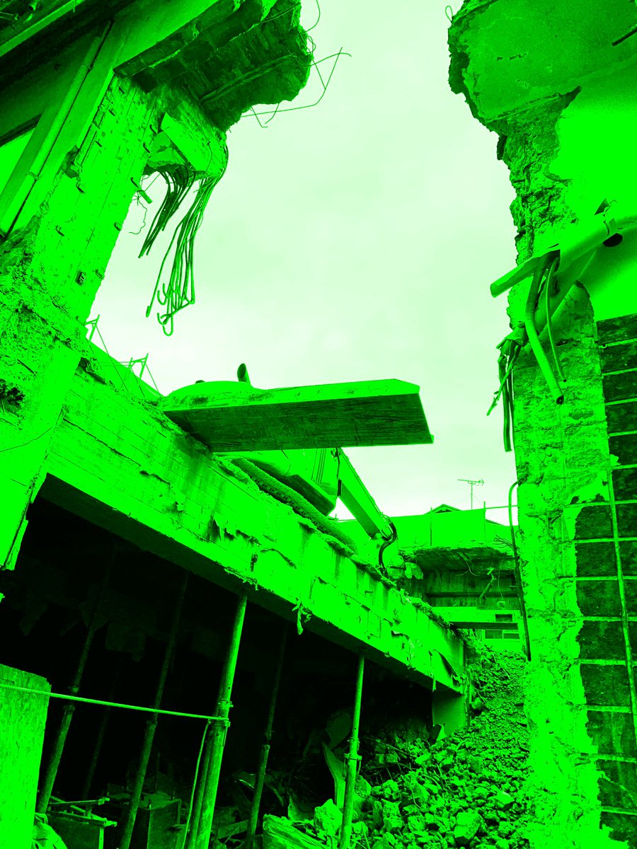HiroTakeuchi's tweet photo. Building demolition.

#buildingdemolition
#demolition
#demolitionwork
#解体工事
#解体現場 https://t.co/3SOeBsVtBI