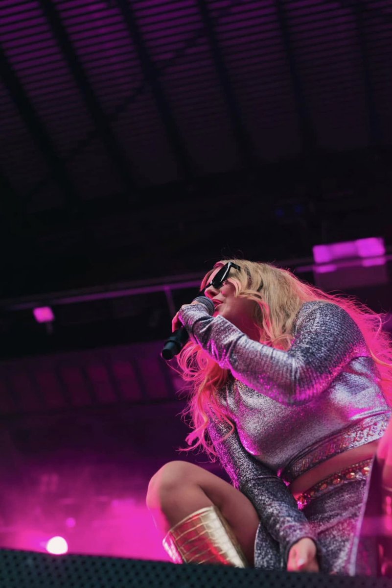 Miss Li (@missli82075) on Twitter photo 