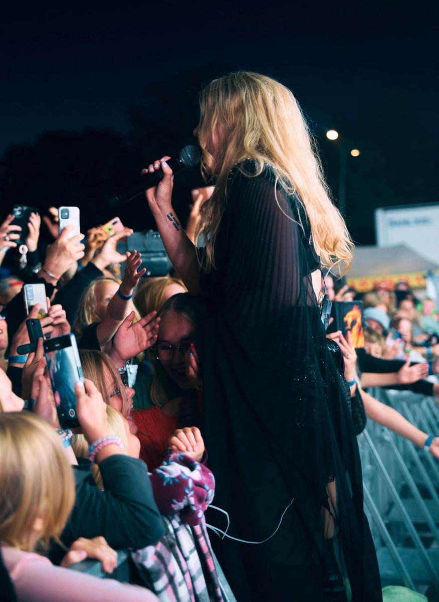 Miss Li (@missli82075) on Twitter photo 