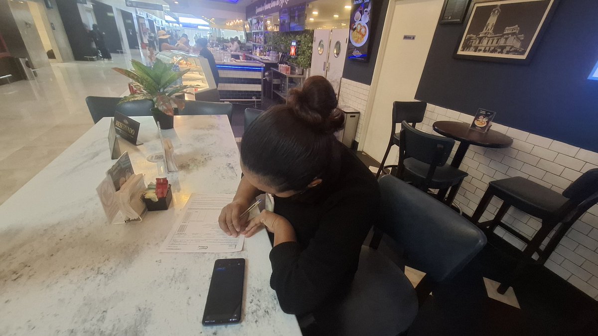 ¡Compromiso con la seguridad de las y los trabajadores! ✅ En días pasados ​​entregamos las pólizas individuales de Latino Seguros a compañeras y compañeros de El Lechero y Johnny Rockets, #Veracruz 
Protección y bienestar para ellos y sus familias. ¡Seguimos avanzando!