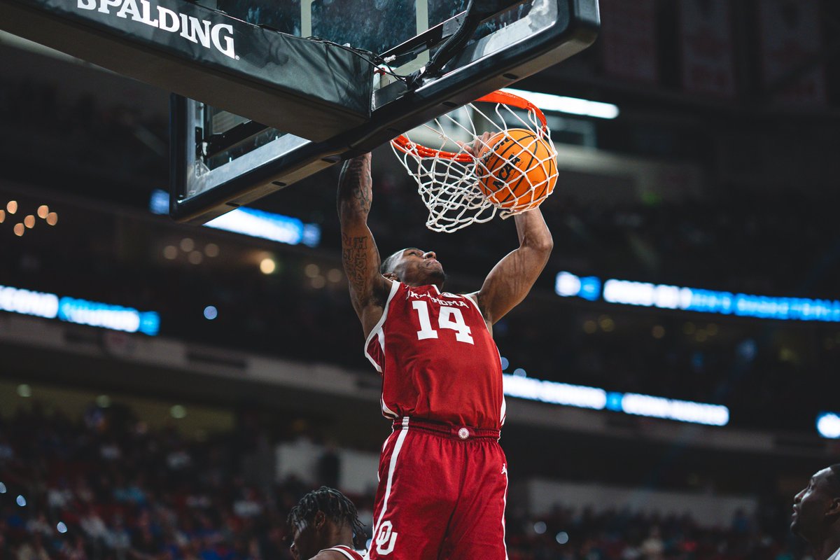 OU_MBBall's tweet image. tied at 5️⃣4️⃣ in Raleigh! 

5:43 left to play