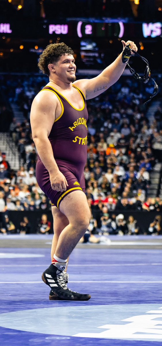 Blakes_Take2's tweet image. Every time Cohlton Schultz raises his hand after a victory, the heartbeat tattoo on his arm rises into the sky, representing his late sister Sammie, who died in a car accident in 2020.

He honors her in all aspects of life.

That adversity helped him achieve the once impossible.