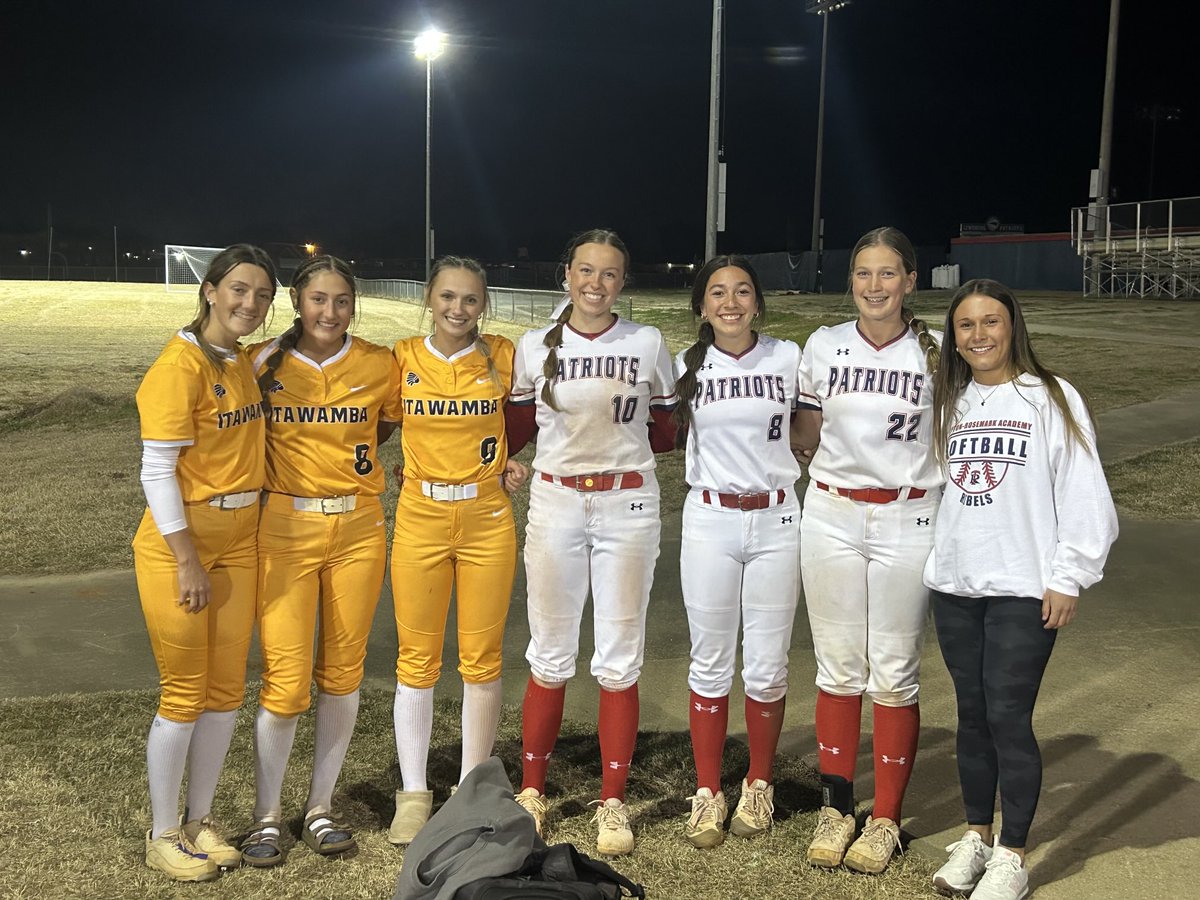 xtremedemarini's tweet photo. Mississippi Glory Premier 14-Alley Henderson-National 16-Layla Owens-Abbie Robertson-Georgia South-Annie Trebiani-Lola Sprenkle-National 18-Emma Abrams representing Itawamba, Lewisburg and TRA! #ALLIN! https://t.co/iB7ZxlI2AM