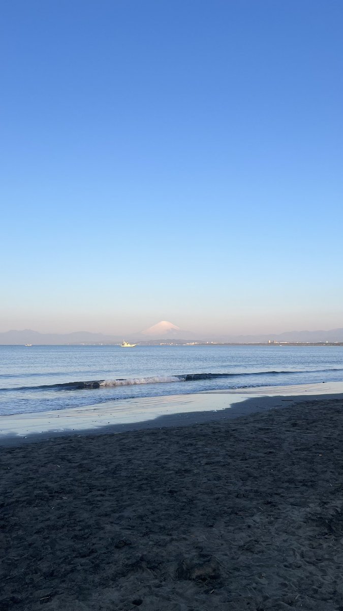 卒業旅行で江ノ島行ってきたよん!!🏖️
海が綺麗すぎたしお天気に恵まれて良かった🤭