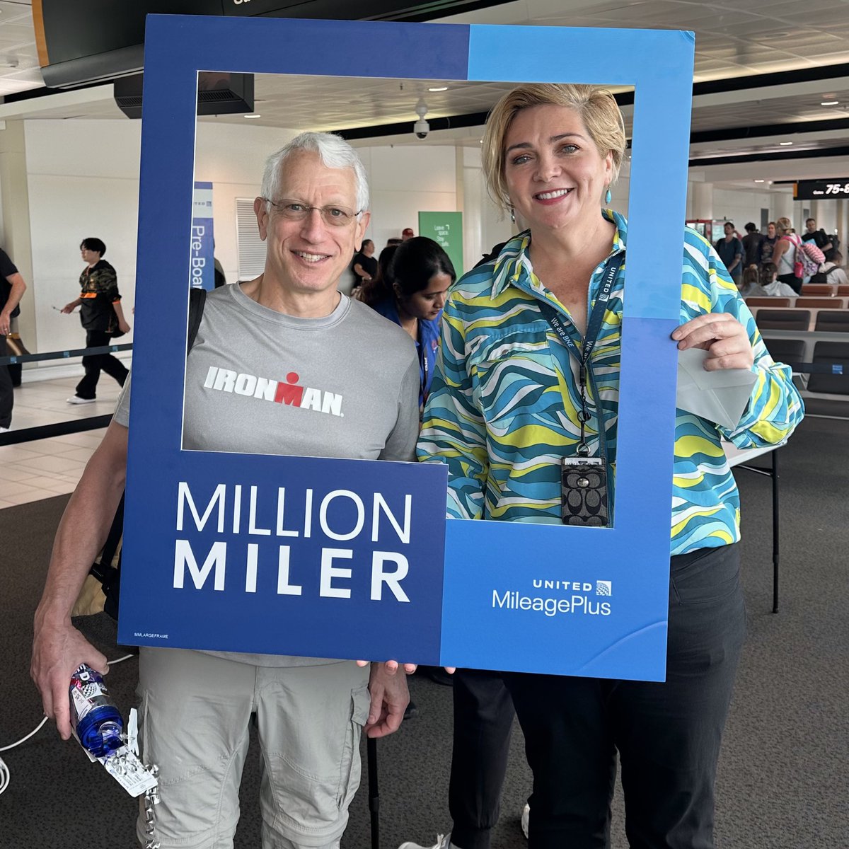 BaldeviaEilis's tweet image. Congratulations Mr Bender on reaching your Million Miler #MileagePlus status with @united and sharing this special milestone with #TeamBNE on today’s flight to #SFO!
#millionmiler #beingunited #goodleadstheway