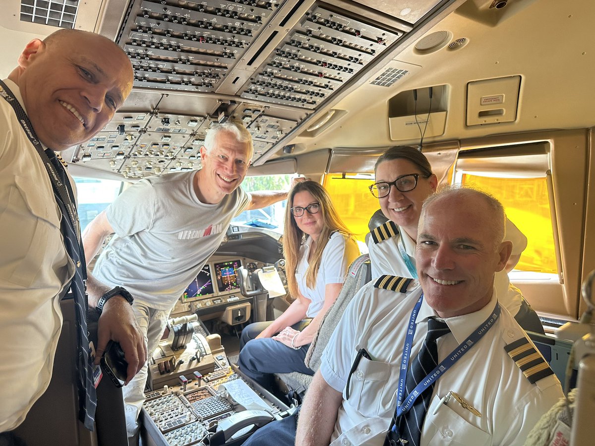 BaldeviaEilis's tweet image. Congratulations Mr Bender on reaching your Million Miler #MileagePlus status with @united and sharing this special milestone with #TeamBNE on today’s flight to #SFO!
#millionmiler #beingunited #goodleadstheway