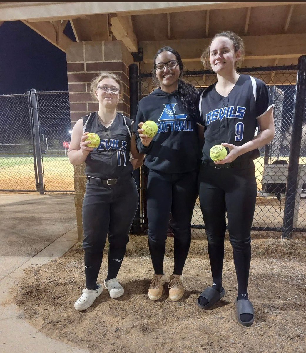 Playing in Chattanooga and hitting bombs with my teammates! 🖤