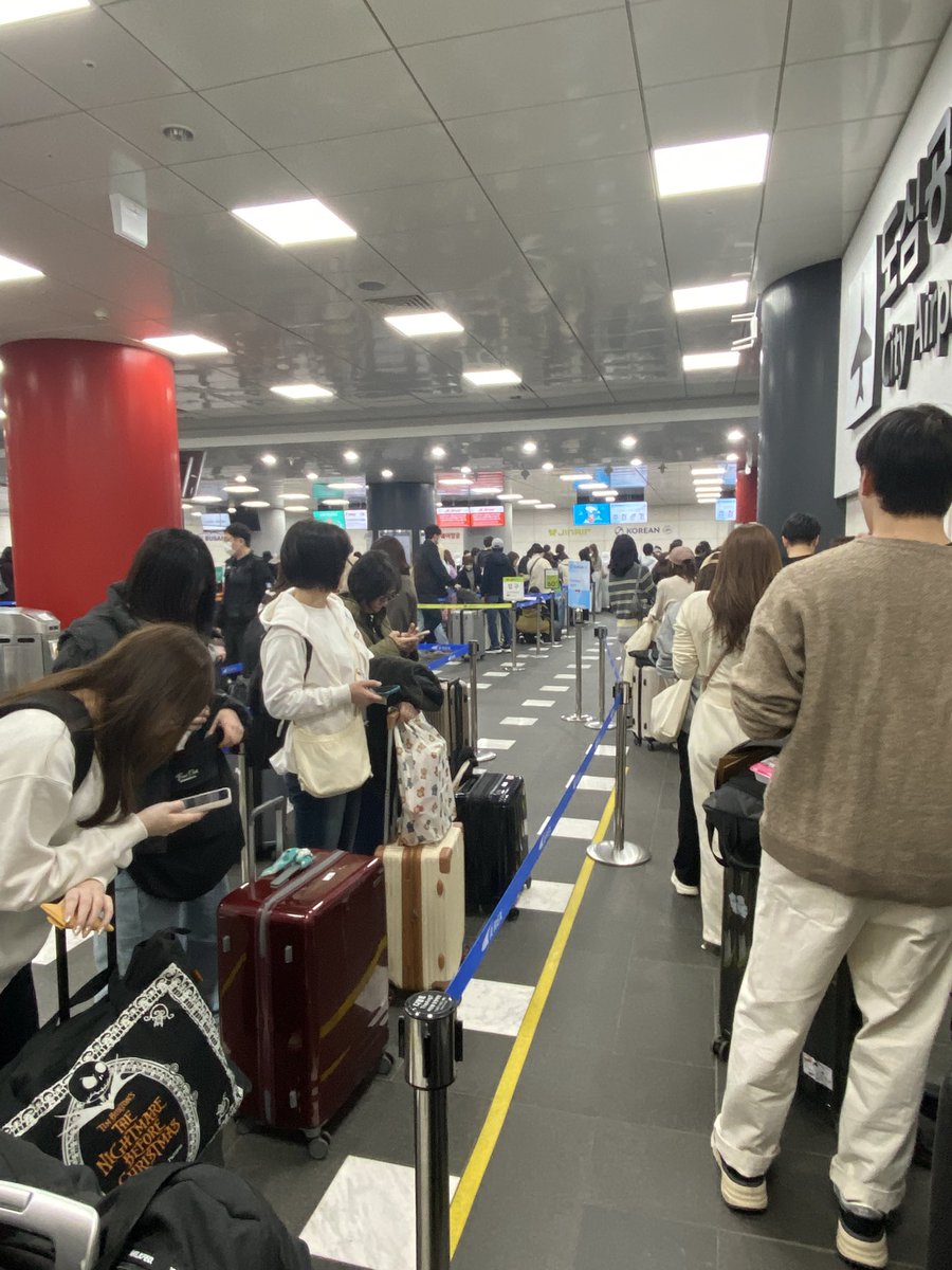 ソウル駅の事前チェックイン噂には聞いてたけど混んでる😭