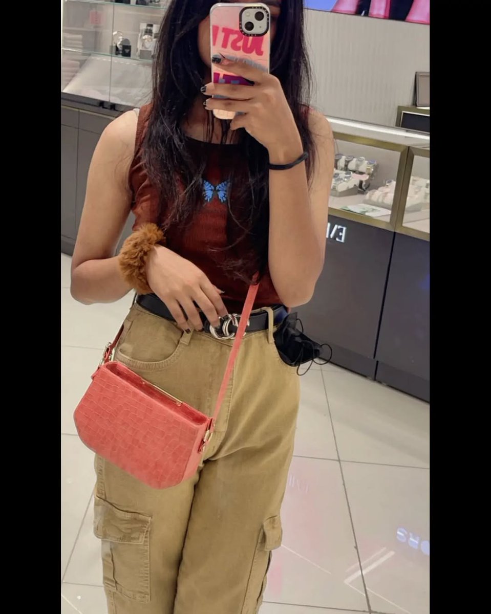 itspayalsharma's tweet image. different vibe..!!🥰🫶🏻