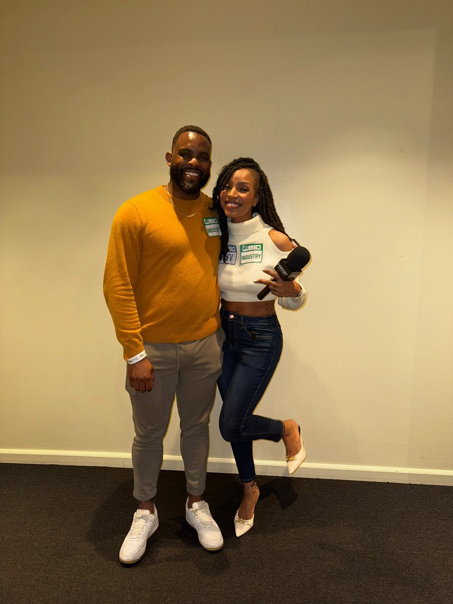 More fave moments at <a href="/TheMIXGames/">mediaindieexchange</a> showcase with <a href="/BVIGaming/">Black Voices in Gaming</a> during <a href="/Official_GDC/">Game Developers Conference</a> week 🥰🤗🎮
