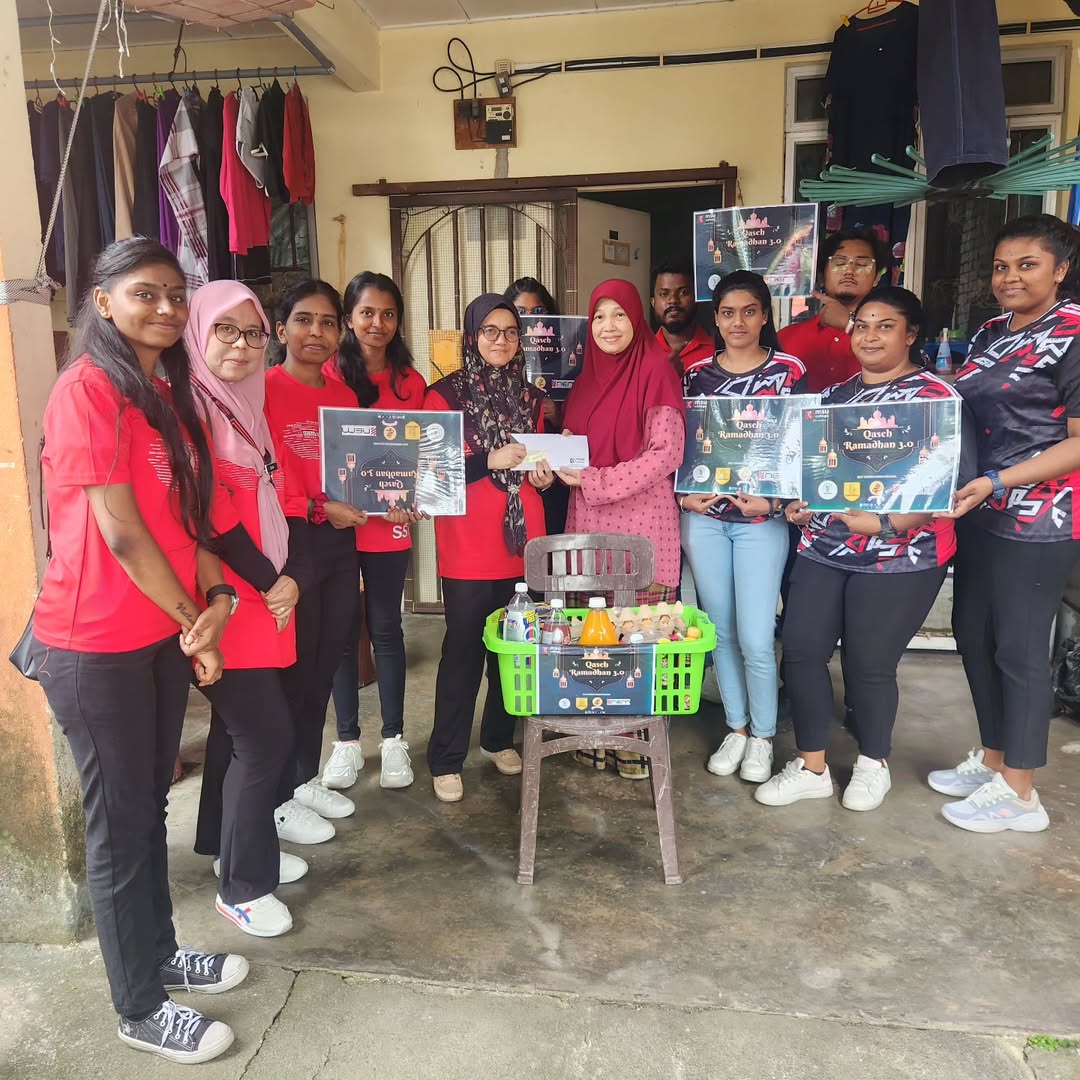 msucseremban's tweet photo. Qaseh Ramadhan 3.0
Kelab SST bersama pelajar dan pensyarah berkonvoi dari Seremban ke Kuala Pilah hingga ke Johol untuk menjejak pelajar-pelajar terpilih dalam program kali ini.
#RamadanCharge #RamadanVibes #RamadanConnect #MSUIhyaRamadan2025
#1Day1Kindness
#MSU1d1K https://t.co/yeGiDfK1YI