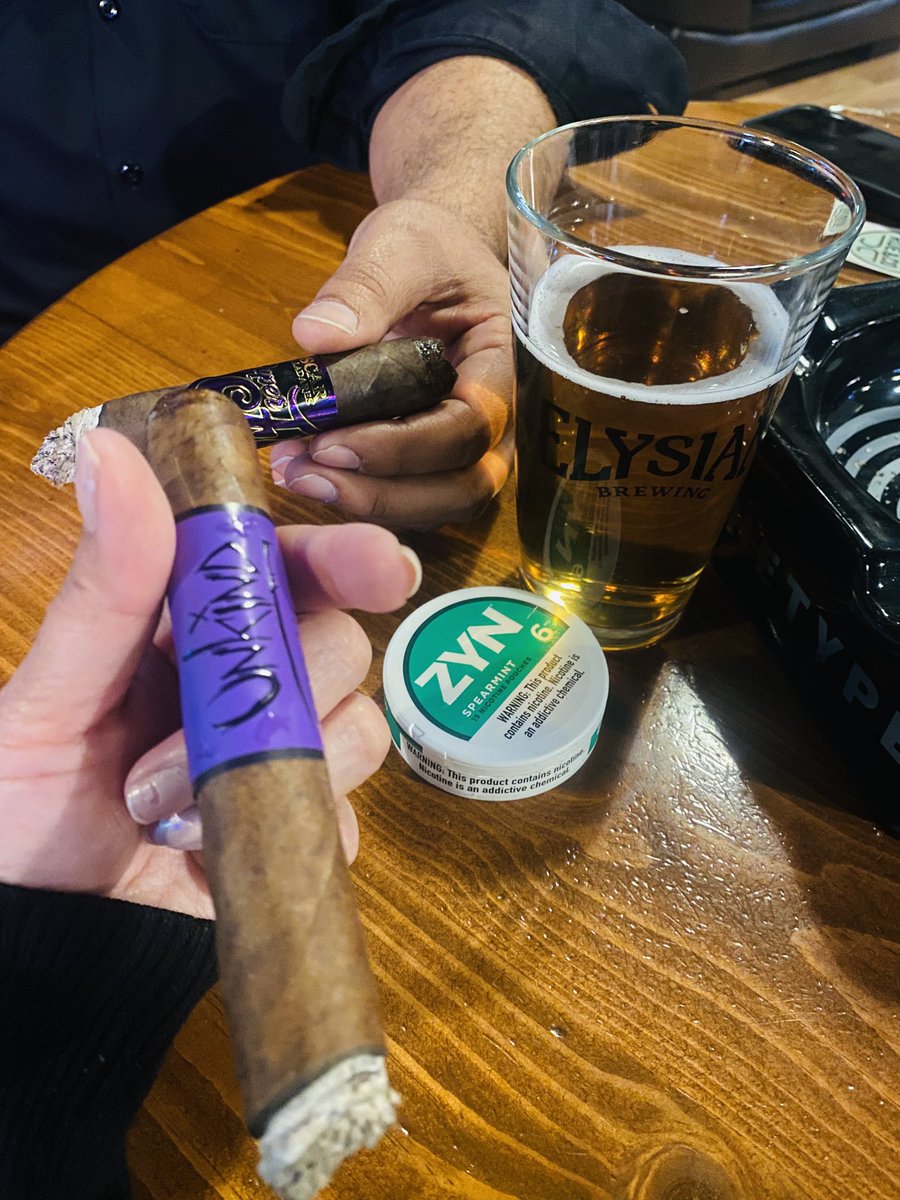 Rosie (@rosier3d14) on Twitter photo Blackbird Cigar Co. Unkind, is what’s puffin’ tonight with hubby <a href="/MHCigars/">Morgan Hill Cigar Co</a>
#Cigars #Cigarlife Blackbird Cigar Co. Unkind, is what’s puffin’ tonight with hubby <a href="/MHCigars/">Morgan Hill Cigar Co</a>
#Cigars #Cigarlife