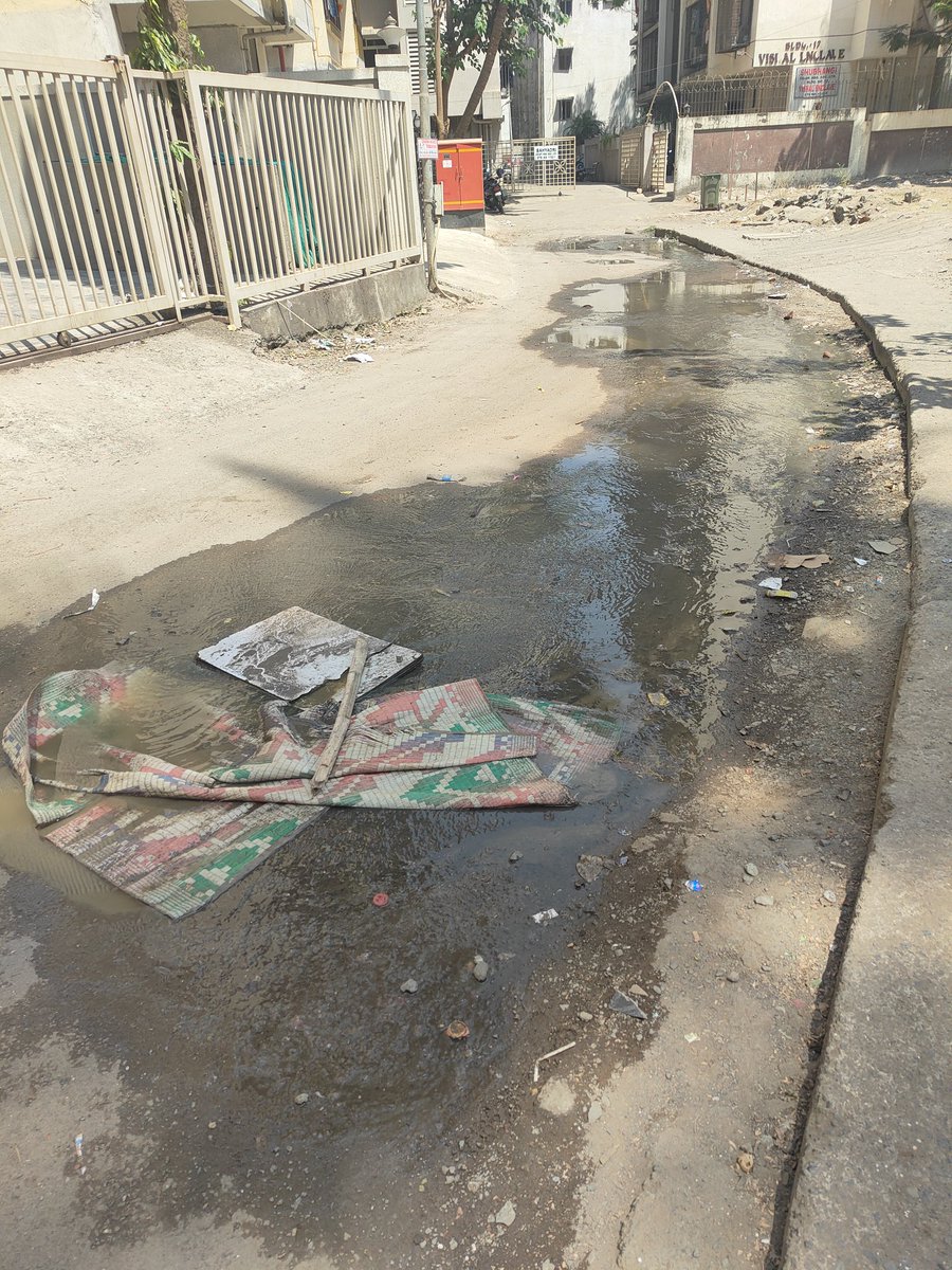 1name_SSV's tweet photo. Appreciate if some one from @mybmc @mybmcWardRN attend this overflow of water, which is flowing since past three days.
Location: Parbat nagar, near ground, dahisar east.
@mybmcSWM
#when #Why https://t.co/gxN0e562Gd