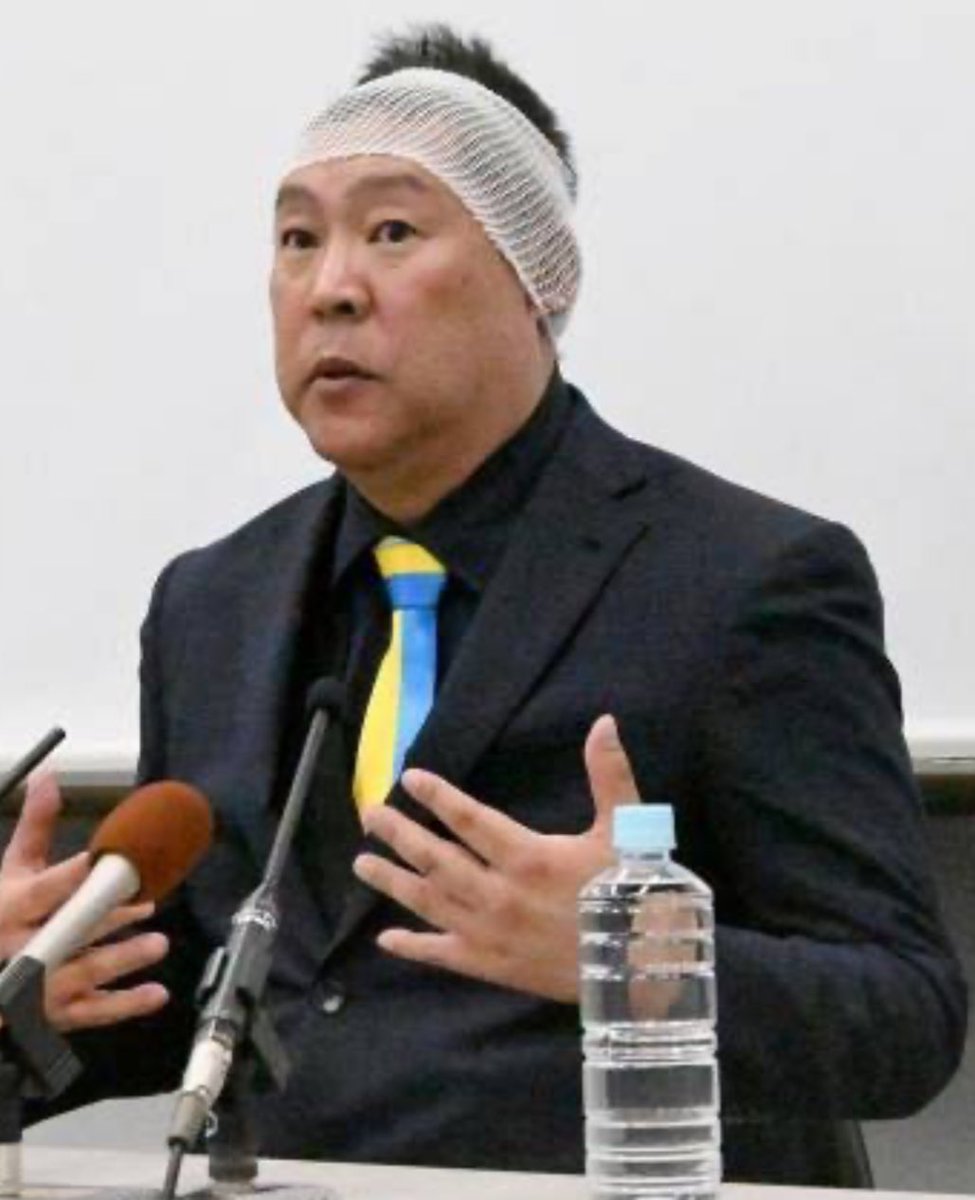 ISOKO_MOCHIZUKI's tweet photo. 昨年の都知事選以降、立花孝志氏の街宣や選挙での振る舞いは、多くの市民にとって理解しがたく、怒りを感じるものである。特に、岸和田市長選への立候補に際し、自らの当選を目的とせず、選挙公約も掲げず、情報提供を理由とする行動は、公職選挙法の趣旨を逸脱している可能性がある。さらに、千葉県知事選など関係のない選挙での発信や、過去の選挙での問題行動にも疑問が残る。

3月21日、林官房長官に対し、これらの点について質問したが、個別の候補者や事案へのコメントを控えるとの回答に終始した。選挙運動は公職選挙法の範囲内で行う必要があり、他候補の支援などは数量制限違反の恐れもあるとしつつ、具体的な対応については言及しなかった。

米国ではトランプ前大統領の登場以降、民主主義の根幹が揺らぐ事態が発生している。日本も同様の道を辿るのか、強い危機感を抱かざるを得ない。選挙制度の見直しや法の厳格な適用を通じて、公正な民主主義を守るための具体的な行動や司法の判断が求められていると思う。

東京新聞・望月の質問
林官房長官の回答（要旨）：
・個別の候補者・事案へのコメントは控える。
・選挙運動は公職選挙法の範囲内で行う必要がある。
・他候補の支援などは数量制限違反の恐れもある。
・選挙制度の見直しは各党で議論されるべき。
・司法や捜査機関の対応には言及できない。　

米国はトランプ大統領になり、めちゃくちゃなことが起きている。日本の民主主義は、果たして米国と同じ方向に向かっていくのか、危機感を感じる。

オッカ君🐺と林官房長官とのやりとりを解説→ https://t.co/xjGfdrjD9n
