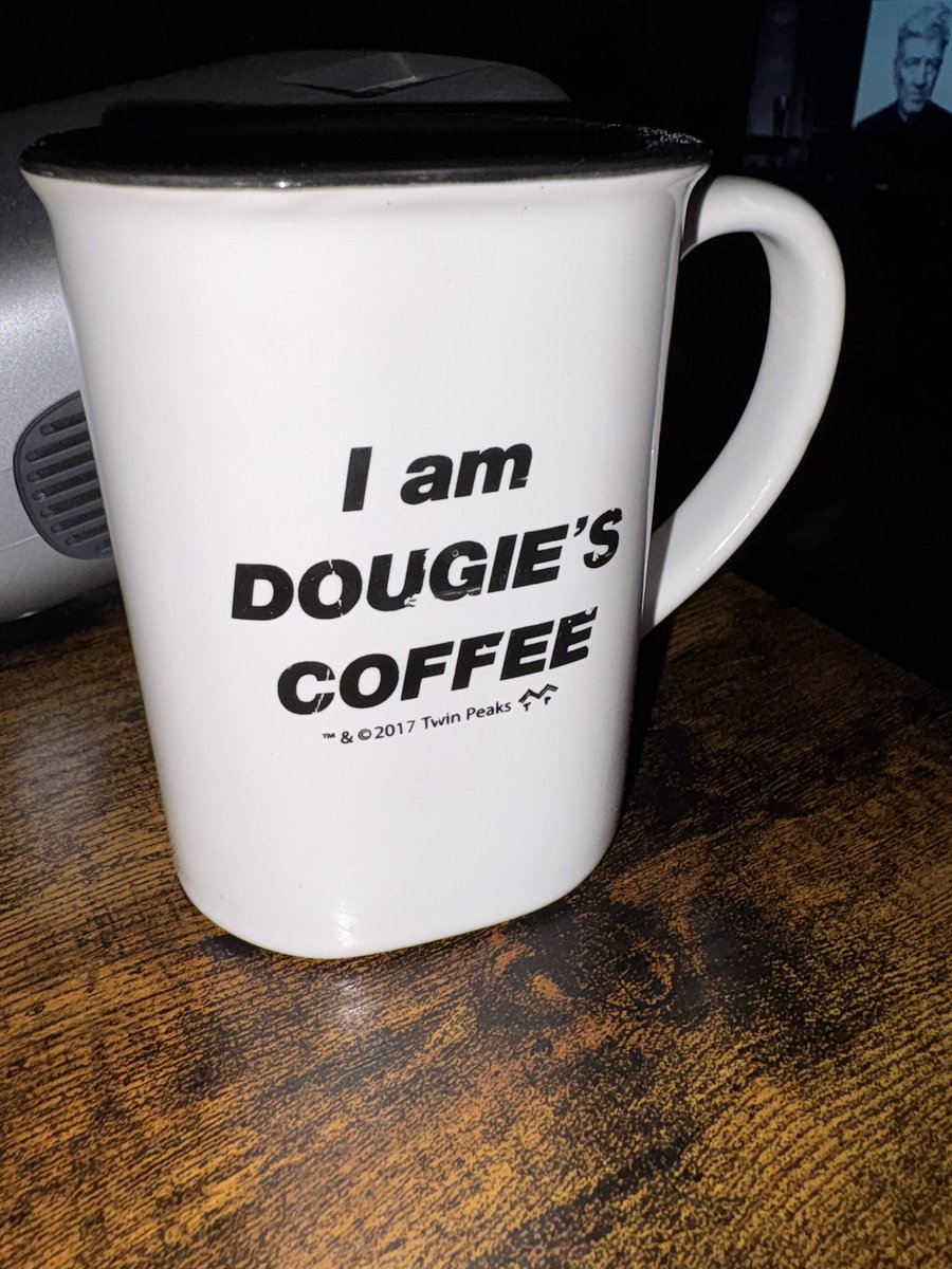 PirasThomas's tweet photo. Je pense au café et aux donuts ce matin 🏔️🏔️ https://t.co/O0NUnhiDfJ