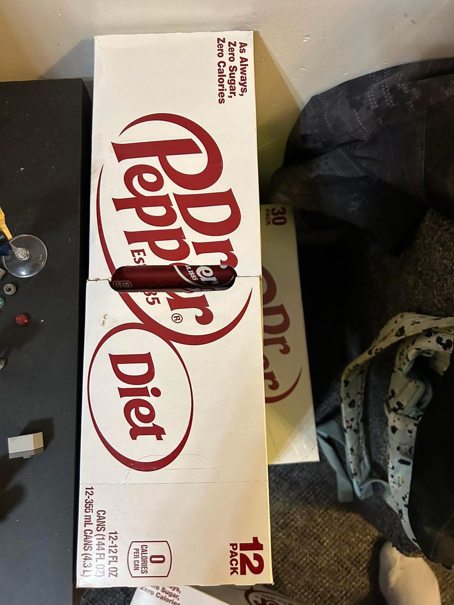 TheRandomeDud3's tweet photo. Now thatโs a special box of Diet Dr Pepper.
@drpepper
#drpepper #pepperpack #ambassador https://t.co/SOHYOKiMox