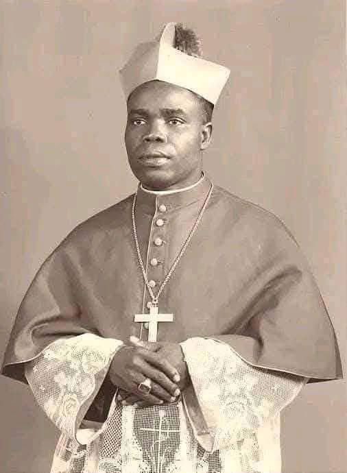 AMobebissi's tweet photo. 22 mars 1977 - 22 mars 2025

48 ans que le Cardinal Émile BIAYENDA, Archevêque de Brazzaville, a été tué. 
Prions pour cet homme de paix qui a payé de sa vie pour un Congo plus juste et plus fraternel. https://t.co/ivkqTVhxLP