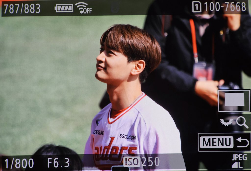 개막전에 얼떨결에 왔습니다