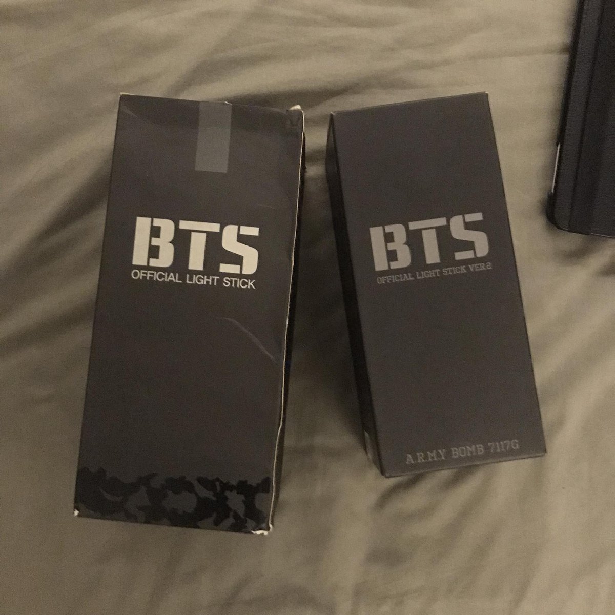 allforhoonz's tweet photo. wts/lfb

onhand official bts lightstick 
v3 - 2000php - sealed
V2 - 1500php - unsealed
V1 - 1200php - unsealed

- can provide proof
- can do 1 month reservation
- mop: gcash/gotyme/seabank
- mod: jnt/lbc

tags: bts army jhope jungkook v jimin jin suga rm https://t.co/E2RiLbSzIP