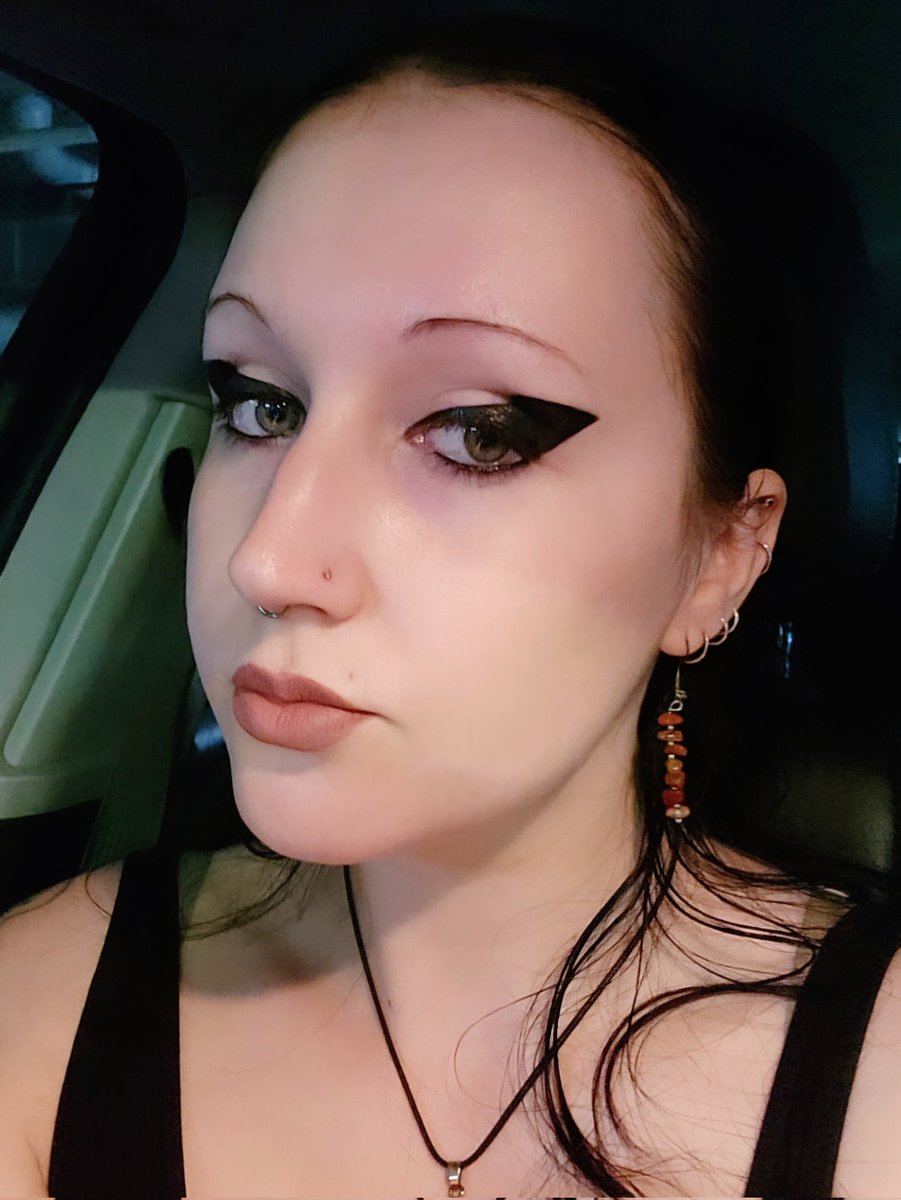Divine_Hydra777's tweet photo. "I'd slit my own throat just to see if you'd mourn me" - Juila Wolf
#selfie #MakeUpDay #Boho #WeekendVibes #SpiritualJourney https://t.co/cQUSlaxYgj