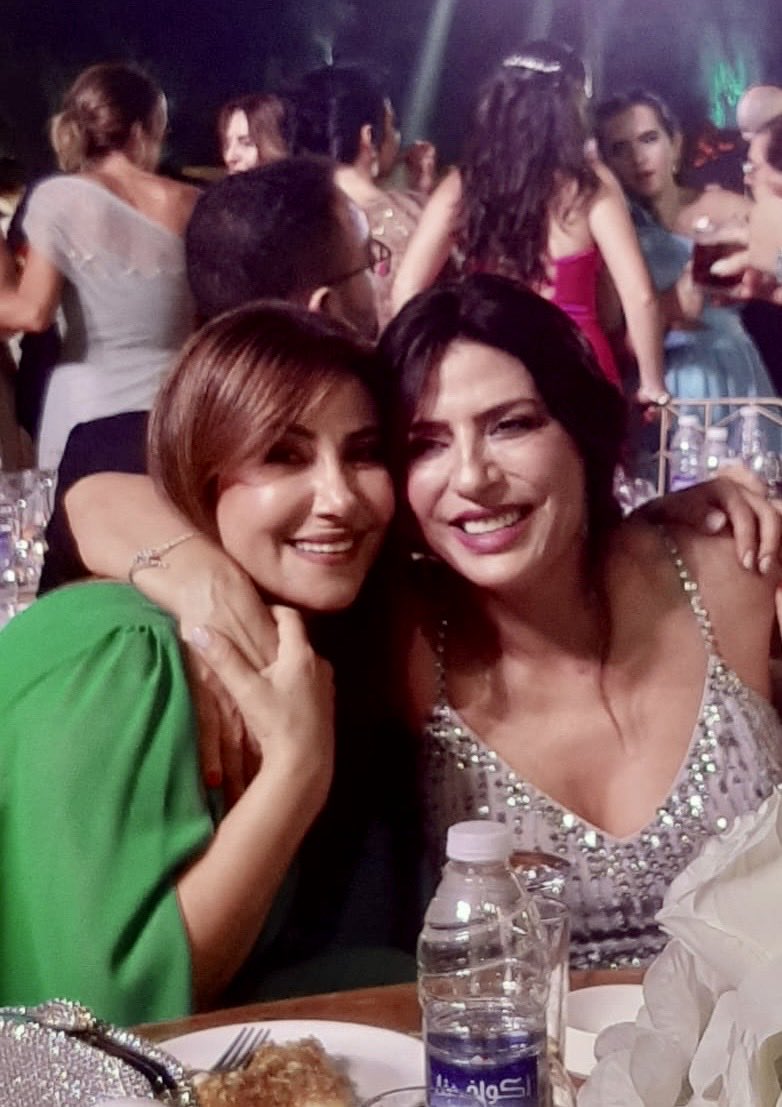 هدى القلب...💔
خسارتنا كبيرة ، سيمرّ وقت طويل قبل ان تجود الحياة بشخص استثنائي مثلك أودَعَ الله فيه اجمل ما عنده وأَجْمَعَ الناس على حبّه
الى اللقاء "هدهد"، هناك، خلف "الجبل البعيد" 
#هدى_شديد
#may_his_will_be_done