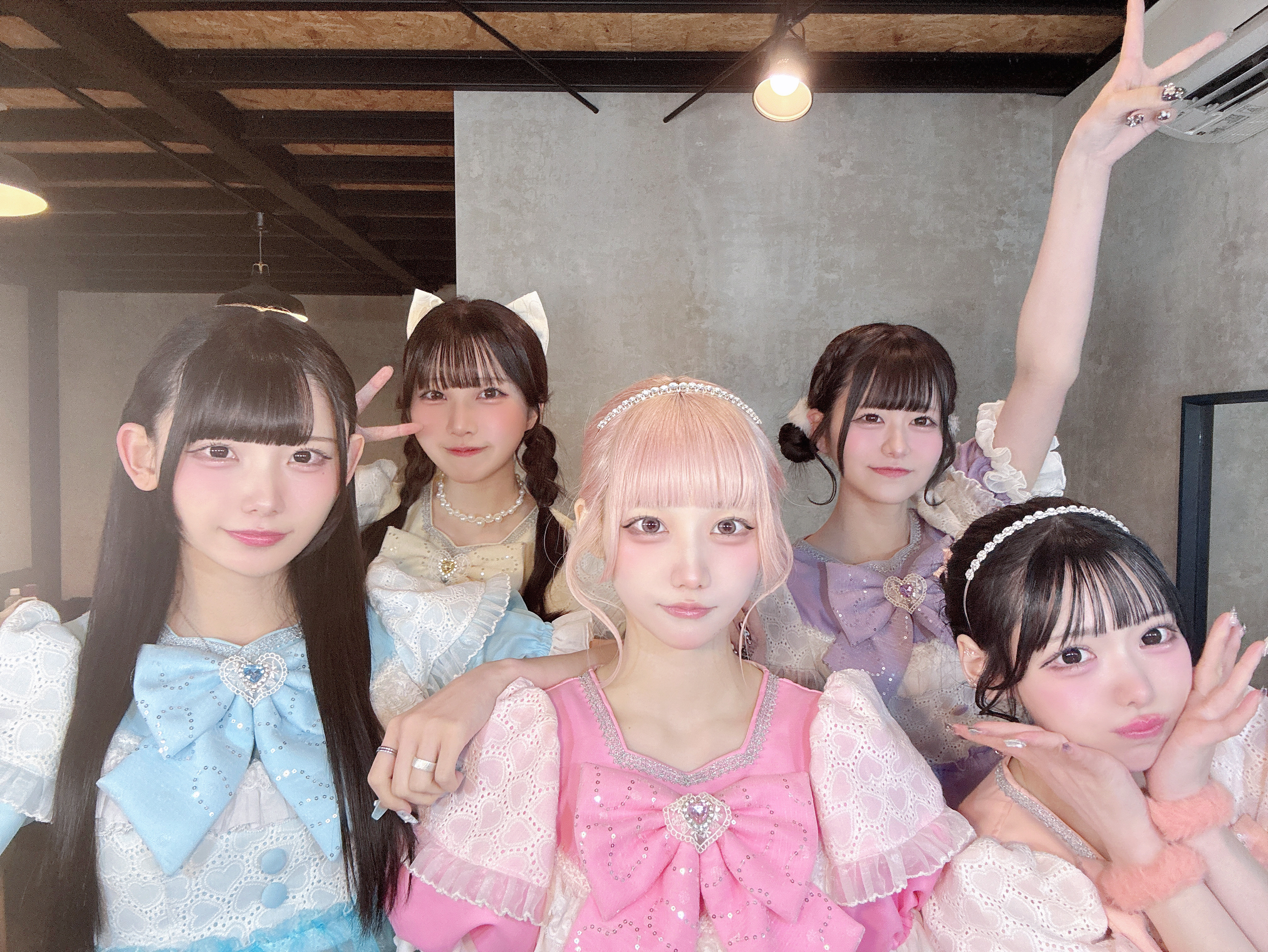 アイドル =LOVE LOVE - Anoko Complex / THE FIRST TAKE - YouTube