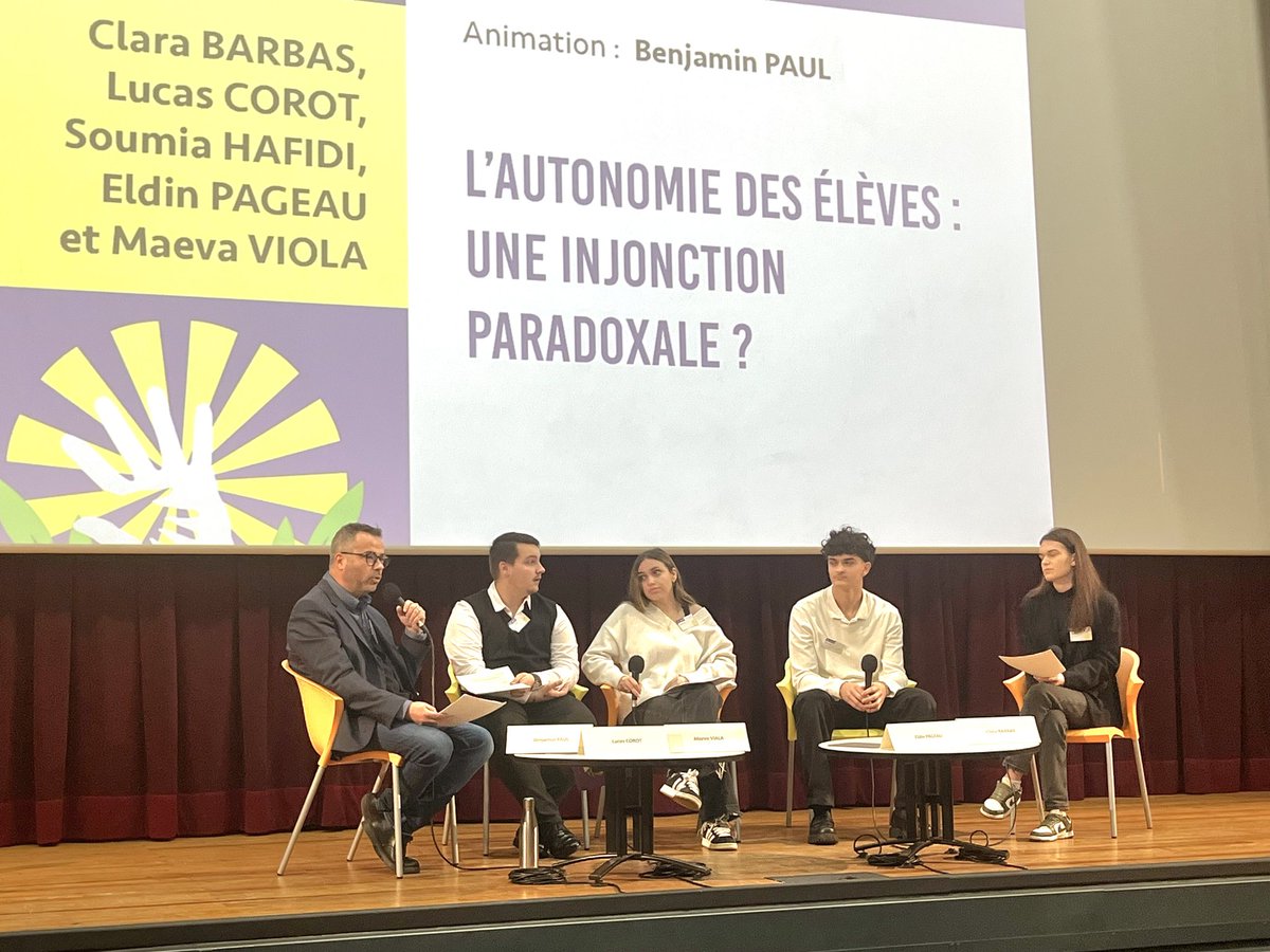 benjapaul32's tweet photo. Heureux d'animer la table ronde de l'@afae_fr consacrée aux élèves "l'autonomie, une injonction paradoxale ?" qui a parfaitement fait écho aux propos du colloque.
Grand🙏👌💪 à Clara, Maëva, Eldin et Lucas qui ont les témoins des lycéens et étudiants de toutes les filières. https://t.co/ylOVAGhg1q
