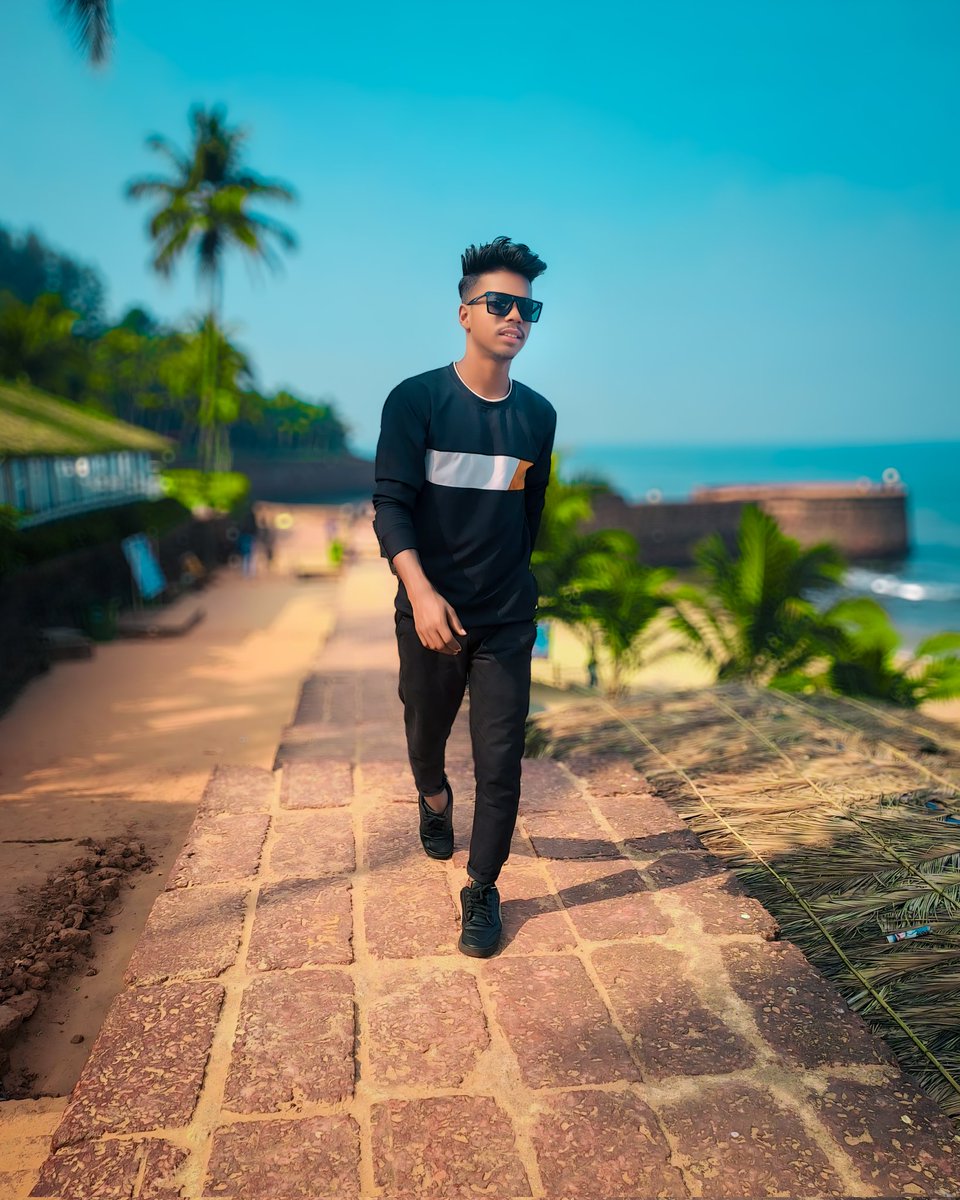 DSOUMYARANJAN01's tweet photo. Million feelings, Zero words.

#DSOUMYARANJAN #Goa #Sinquerim #artist #musician #writer #author #lyricist https://t.co/BK3l28WBBG