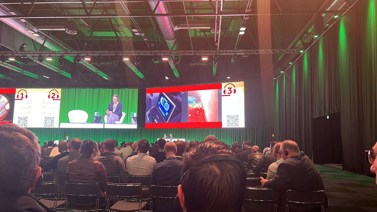 quanta_system's tweet photo. #EAU25 - Day 2️⃣
#livesurgery by Dr. Helene Jung🔝
Residual fragments after #PCNL: Management with single use flexible ureteroscopy #FiberDustPRO
#BeQuanta https://t.co/i0HHaJoCyB