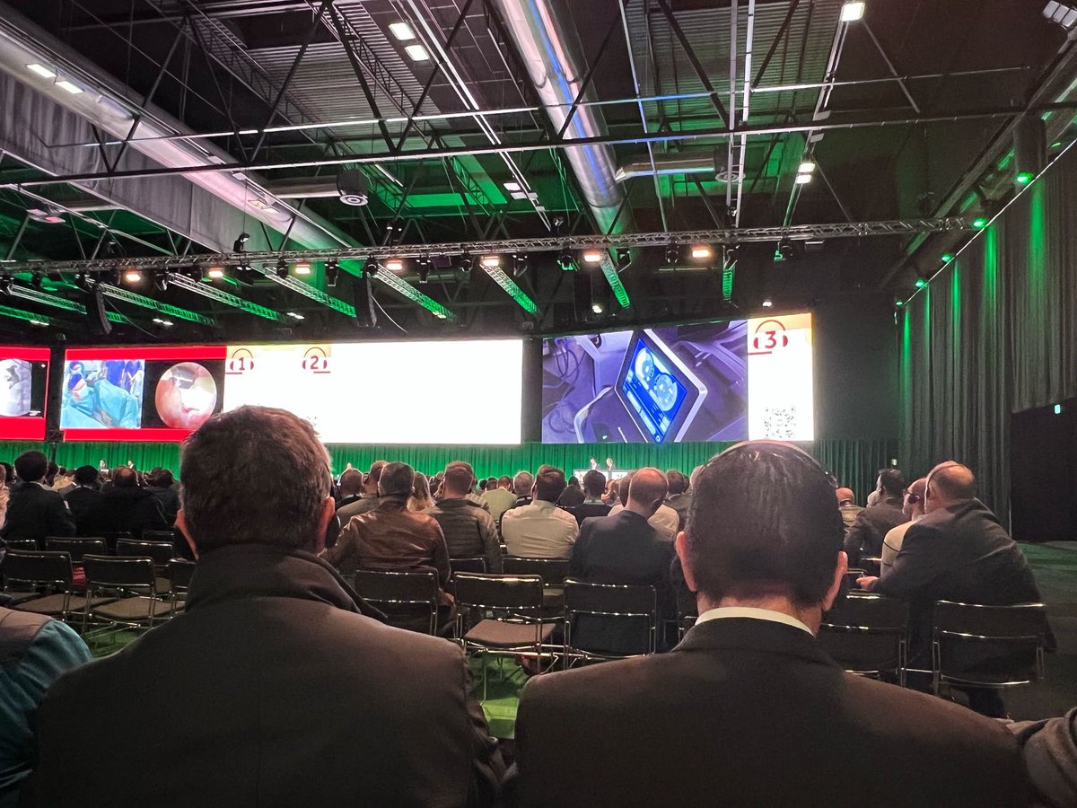 quanta_system's tweet photo. #EAU25 - Day 2️⃣
#livesurgery by Dr. Helene Jung🔝
Residual fragments after #PCNL: Management with single use flexible ureteroscopy #FiberDustPRO
#BeQuanta https://t.co/i0HHaJoCyB