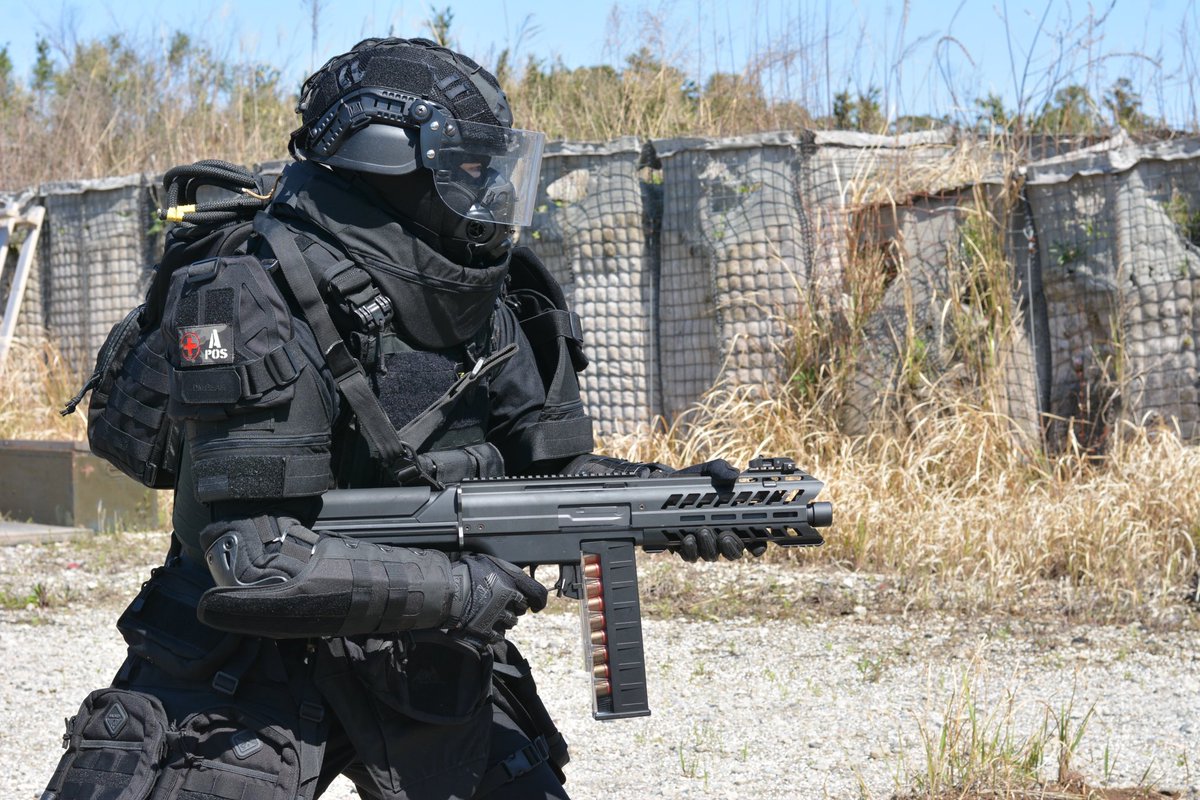 #魅力のある黒を見せてください見た人全員強制

完成の目処立たずッ❗️😖