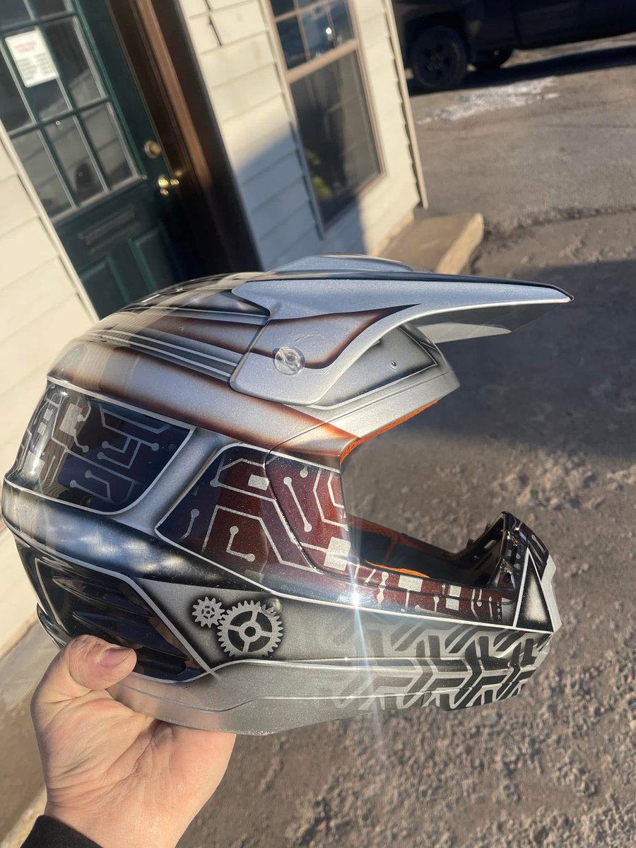 FoxPaintOffical's tweet photo. #customhelmet #snowcross #motohelmet #moto #SupercrossLIVE https://t.co/Cau2UPED2t